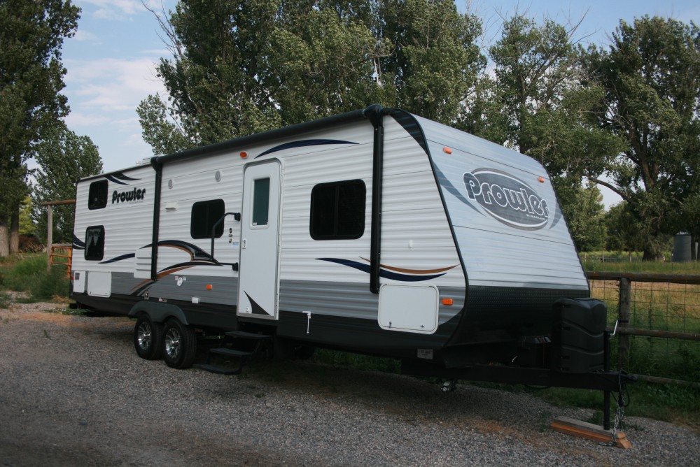 27 foot travel trailer with kitchen bars